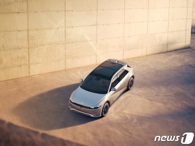현대자동차 전용 전기차 브랜드 아이오닉의 첫 모델인 ‘아이오닉 5’(IONIQ 5)가 23일 공개됐다. . (현대차 제공) 2021.2.23/뉴스1