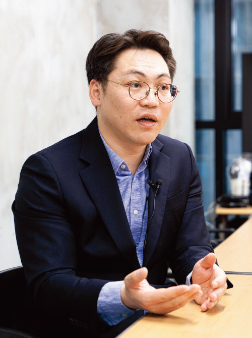 자산배분 투자로 
연 10% 이상의 수익률을 
기록 중인 김성일 씨. [홍태식]