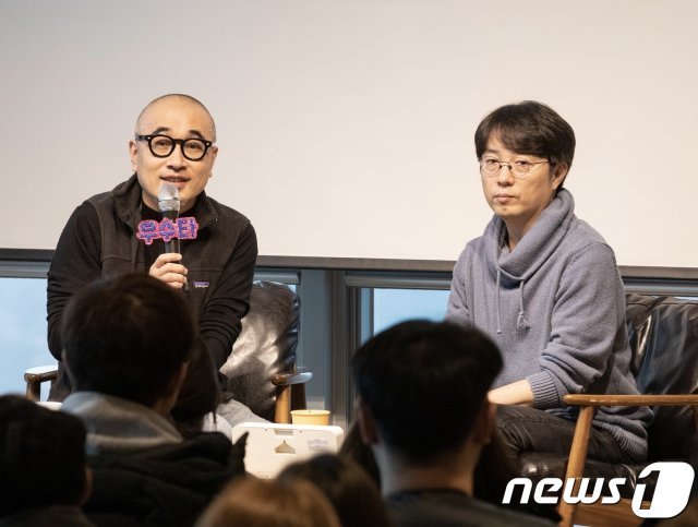 (왼쪽부터) 김봉진 우아한형제들 의장과 김범준 우아한형제들 대표 (우아한형제들 제공) © 뉴스1