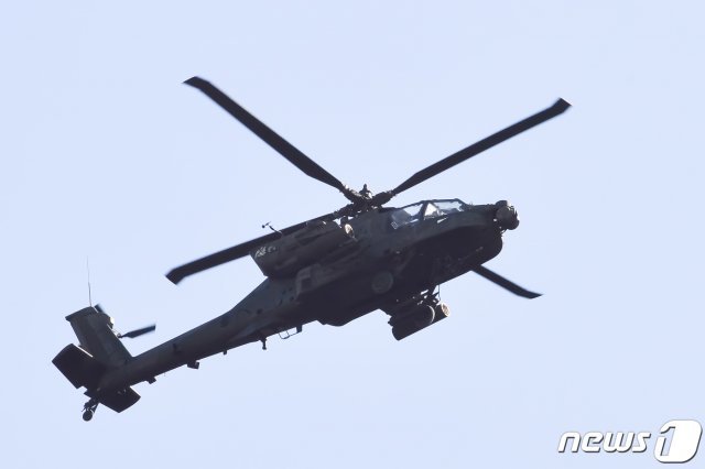 주한미군의 AHJ-64 ‘아파치’ 헬기. 2021.2.4/뉴스1 © News1