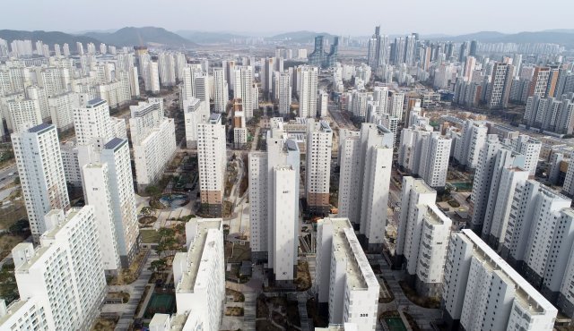 한국부동산원 통계 기준 아파트값이 지난해 44.93% 올라 전국적으로 상승률 1위를 차지한 세종시 전경. 세종=양회성 기자 yohan@donga.com