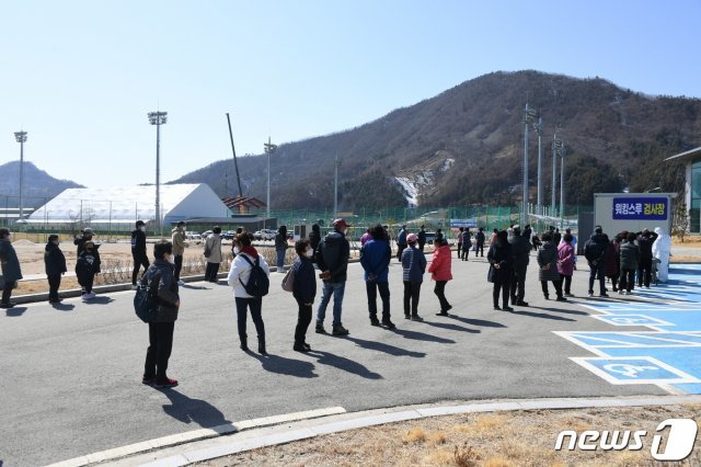 평창군 진부면 워킹 스루 검사장(평창군 제공)© 뉴스1