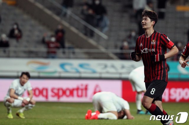 17일 오후 서울 마포구 상암동 서울월드컵경기장에서 열린 프로축구 ‘하나원큐 K리그1 2021’ FC서울과 광주FC의 경기에서 역전골을 넣은 서울 기성용이 기뻐하고 있다. 2021.3.17/뉴스1 © News1