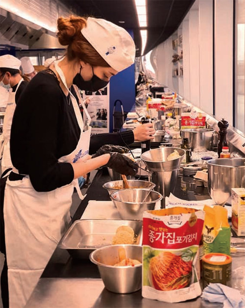 2021년 1월 프랑스 종가집 김치 요리대회 참가자.