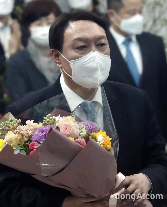 이달 3월 4일 사퇴가 수리된 후 대검찰청을 떠나는 윤석열 전 검찰총장. 양회성 기자 yohan@donga.com