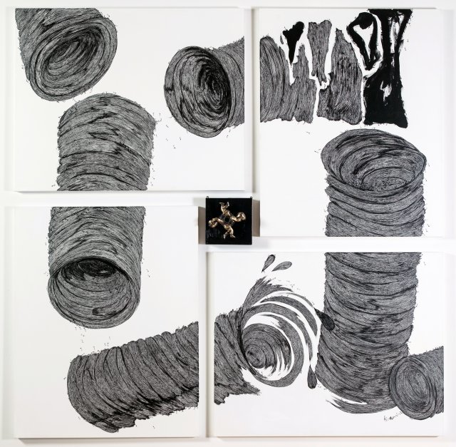 가나인의 아크릴화 설치작품 ‘삶’(2012년)은 세상살이의 소용돌이에 휘말렸다가 이탈하기를 거듭하는 인간 군상을 표현했다.