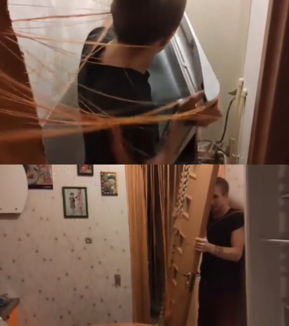 러시아 남성이 냉장고 문으로 변기를 부수고(위) 방문을 파손하는 등 폭력적인 행위를 보여주고 있다.