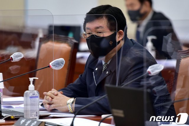 설훈 더불어민주당 의원. 2020.12.8 © News1