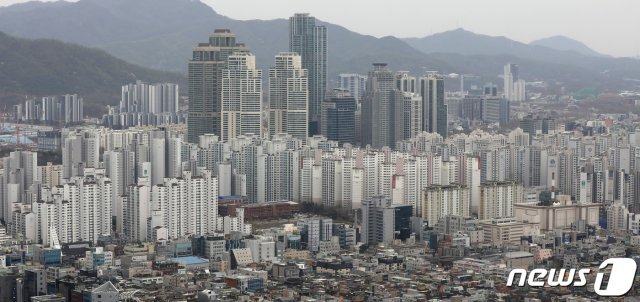 서울 강남 일대 아파트 단지 모습. 2021.4.2 © News1