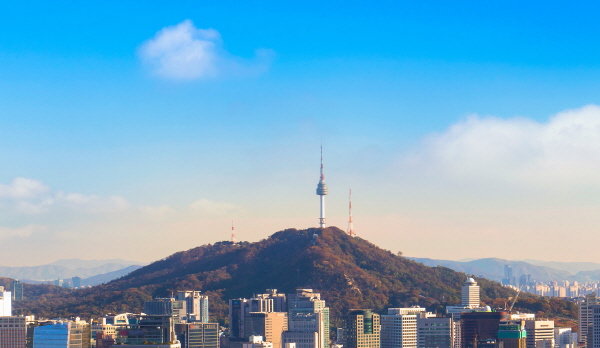 머큐어 강남 쏘도베 루프탑 21층 클라우드에서 본 남산 전경.