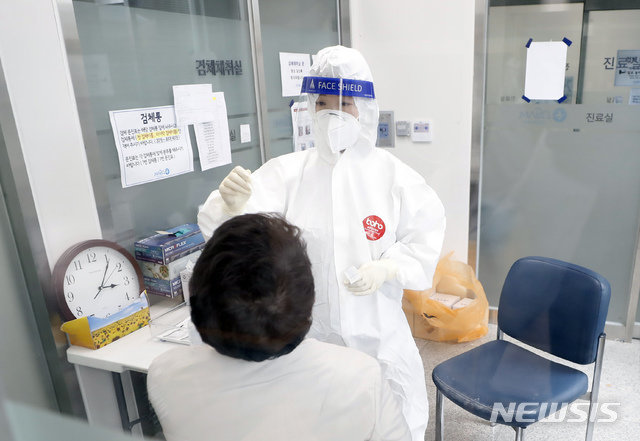 코로나19 검사. 뉴시스