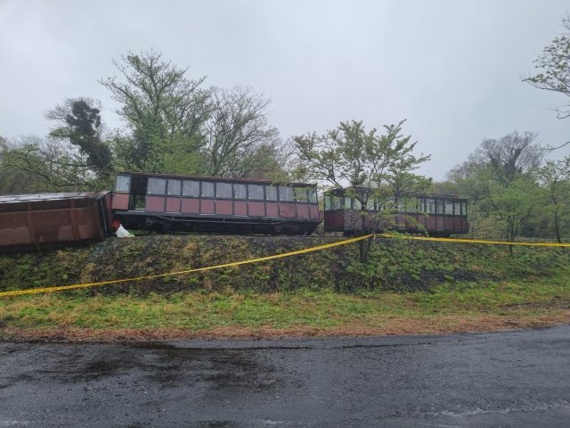 제주시 조천읍 소재 관광지 에코랜드의 관람용 기차가 12일 오후 전도되는 사고가 발생했다. 독자제공=뉴시스