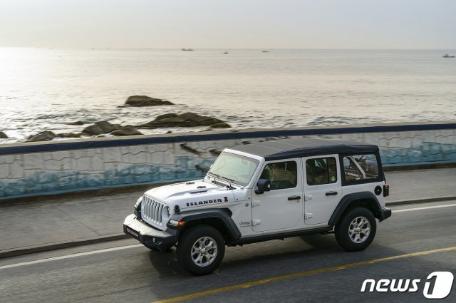 지프  올 뉴 랭글러 아일랜더 에디션(사진제공=지프)© 뉴스1