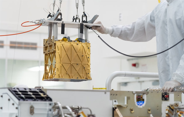 미국항공우주국(NASA)의 화성 탐사 로버 퍼시비어런스에 실린 산소 추출 실험 장비 ‘목시’. NASA 제공