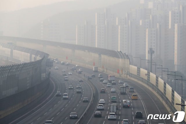 경기 시흥시 수도권 제1순환고속도로일대. 2021.3.11/뉴스1 © News1