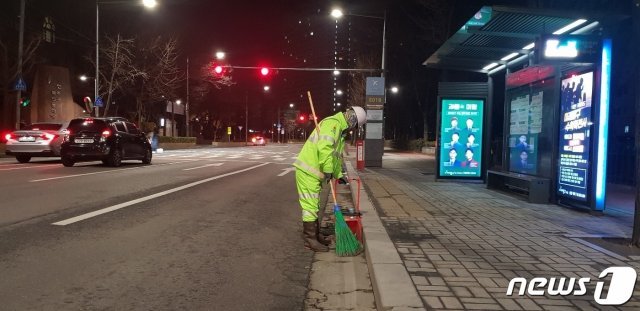 서울 양천구에서 환경공무관이 근무하고 있다(양천구 제공).© 뉴스1