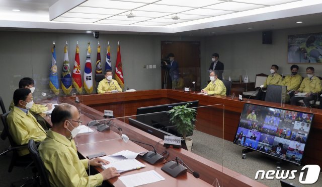 서욱 국방부 장관이 7일 오전 제11차 전군 주요지휘관 회의를 주재하고 있다© 뉴스1