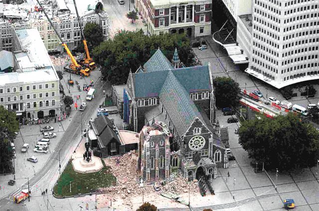 2011년 2월 22일 뉴질랜드 크라이스트처치에서 발생한 규모 6.3의 지진으로 꺋크라이스트처치 성당’ 일부가 파괴됐다. 위키피디아 제공