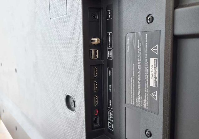 제품 후면의 외부 연결 인터페이스 (출처=IT동아)