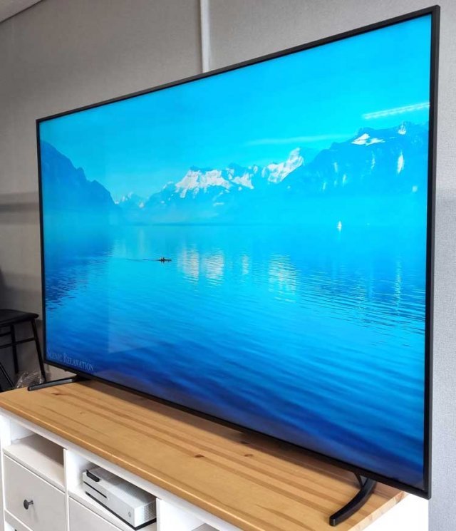 UHD급 RGB IPS 패널을 탑재, 어느 방향에서도 또렷한 화면을 볼 수 있다 (출처=IT동아)