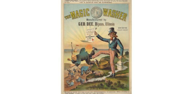 1886년 한 미국 세탁기 업체의 광고 만화. 미국을 상징하는 엉클 샘(Uncle Sam)이 중국인 남자를 발로 공격하는 모습을 담고 있다. [위키피디아]
