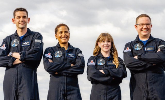 재러드 아이잭먼(맨 왼쪽)이 구성한 민간 우주여행팀 인스퍼레이션4. 스페이스X