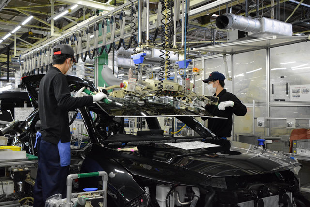 신종 코로나바이러스 감염증(코로나19)이 한창이던 지난해 6월 일본 아이치현 도요타자동차 다카오카 공장에서 차량 생산이 진행 중인 모습. 도요타자동차 제공