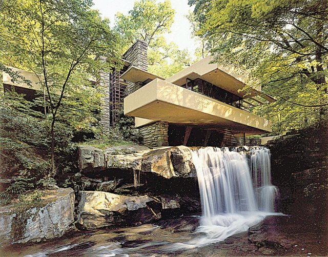 유기적 건축의 대표작인 프랭크 로이드 라이트의 ‘낙수장’은 폭포 위에 집을 앉혀 물이 집을 관통한다.