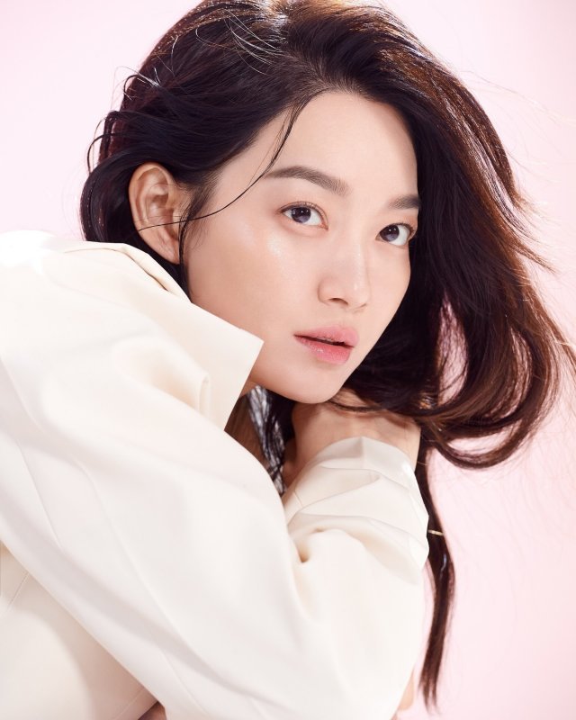 신민아/지방시 뷰티 제공© 뉴스1