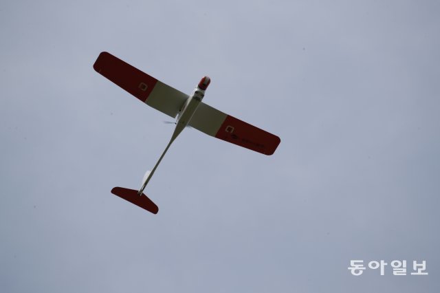목포해경이 운용하는 무인 항공기가 하늘에서 감시활동을 벌이고 있다.