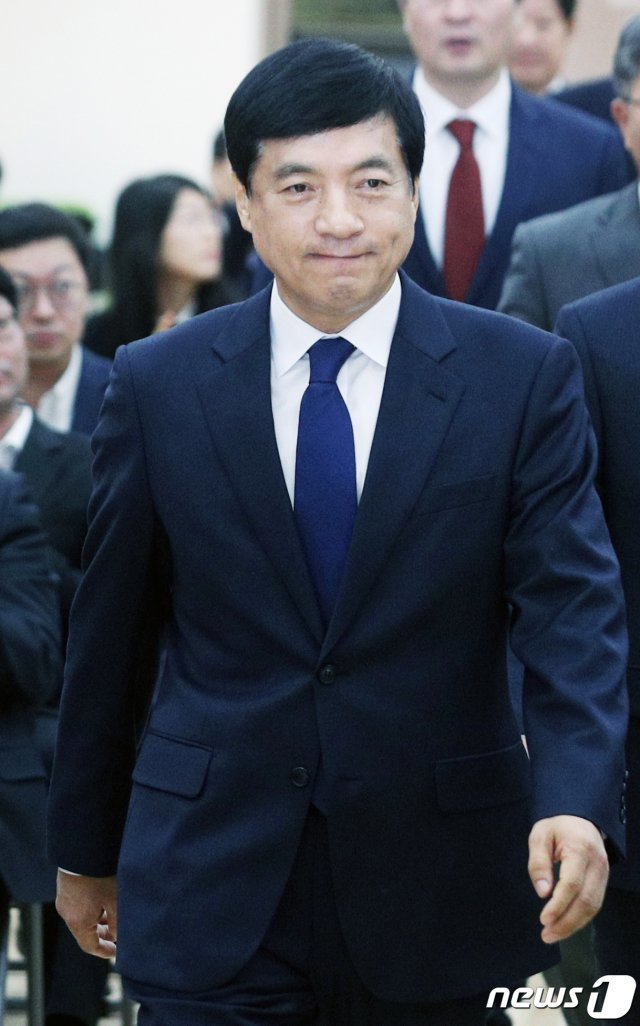 법무부가 4일 오후 발표한 검사장급 이상 검찰 고위 간부들의 승진·전보 인사에서 이성윤 서울중앙지검장(사법연수원 23기)이 서울고검장으로 승진했다. (뉴스1 DB) 2021.6.4/뉴스1