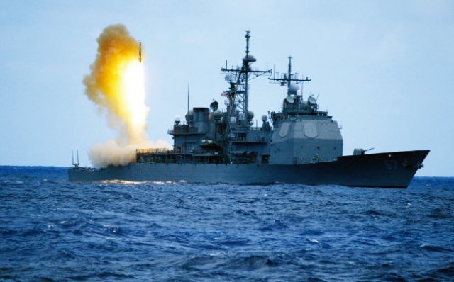 미국 해군 구축함이 SM-6 미사일을 발사하고 있다. [사진 제공 · 미 해군]