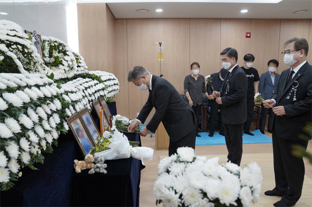 [사설]부끄러운 현충일… 3류 군대의 후진 조직문화 더는 안 된다