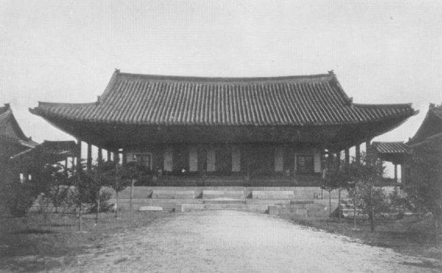 구 한말 의정부의 중심건물 정본당 사진.1904년