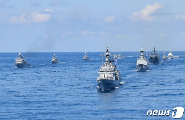 지난 2019년 8월25일 ‘동해영토수호훈련’에 참가한 해군·해경 함정들이 기동 중인 모습. (해군본부 제공) 2019.8.25/뉴스1