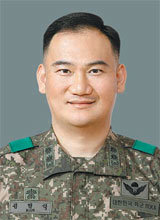 제복상 김민석 중령