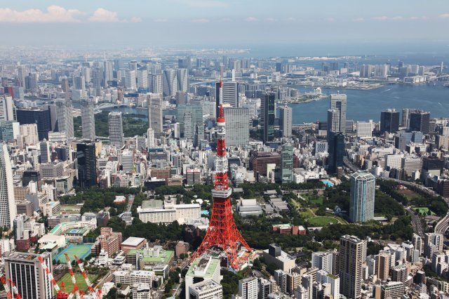 도쿄도 미나토구에 있는 높이 333m의 종합 전파탑 “도쿄 타워”는 도쿄 랜드마크다. 
도쿄=올림픽사진공동취재단