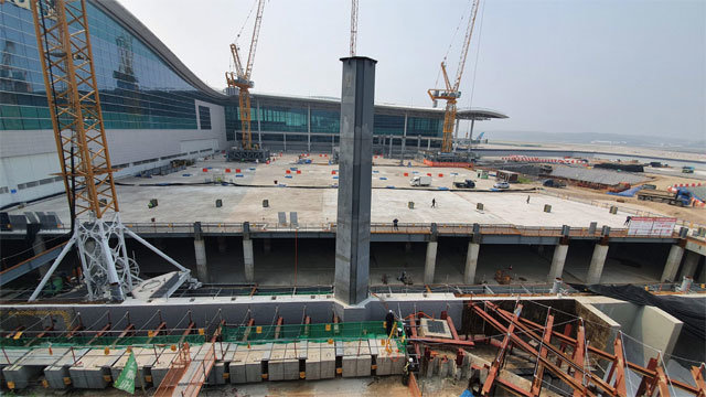 제2여객터미널을 확장하기 위한 골조공사가 진행되고 있다. 인천국제공항공사 제공