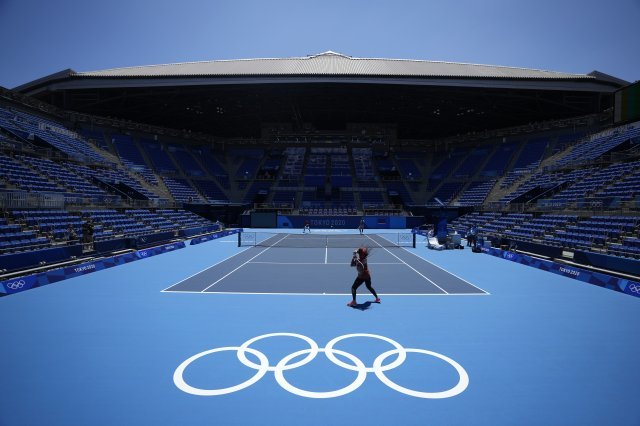 2021.07.19 일본 태니스 국가대표 나오미 오사카가 도쿄 아리아케 테니스 센터에서 올림픽 출전을 앞두고 연습하고 있다. AP =뉴시스