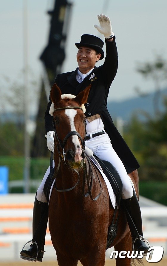 승마 김동선은 2020 도쿄 올림픽 마장마술 개인전 결선 진출에 실패했다. 2014.9.23/뉴스1 © News1