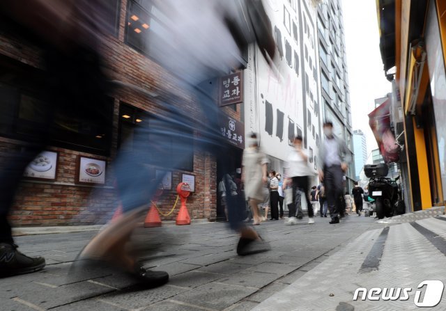 서울 명동거리. 2021.6.29/뉴스1 © News1