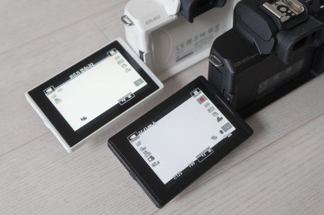 캐논 EOS M50(좌)와 EOS M50 Mark II(우)의 영상 촬영 메뉴, EOS M50 Mark II쪽이 훨씬 세부 기능을 지원한다. 출처=IT동아