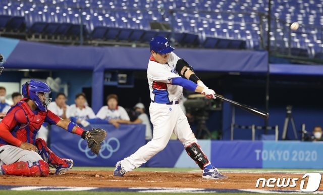 한국 야구 대표팀의 4번타자 양의지. /뉴스1 © News1