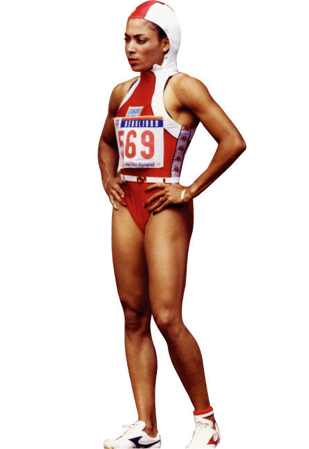 올림픽 패션을 논할 때 빠지지 않는 미국 육상 그리피스 조이너. 1988 서울올림픽 육상 100m, 200m, 400m에서 3관왕에 오른 그는 운동 실력뿐 아니라 패션, 메이크업, 네일 등 스타일 하나하나가 다 화제였다. 가는 벨트로 허리를 강조한 후디 유니폼은 33년이 지난 지금 봐도 힙하다. 동아DB