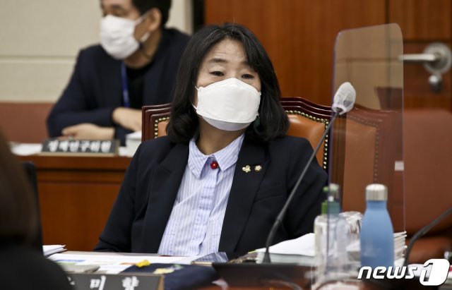 윤미향 무소속 의원. 2020.10.14/뉴스1 © News1