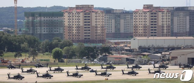 경기도 평택시 소재 주한미군기지 ‘캠프 험프리스’에 계류돼 있는 미군 헬기. 2021.8.9/뉴스1 © News1