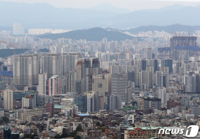 서울 아파트 단지의 모습. 2021.8.8/뉴스1 © News1