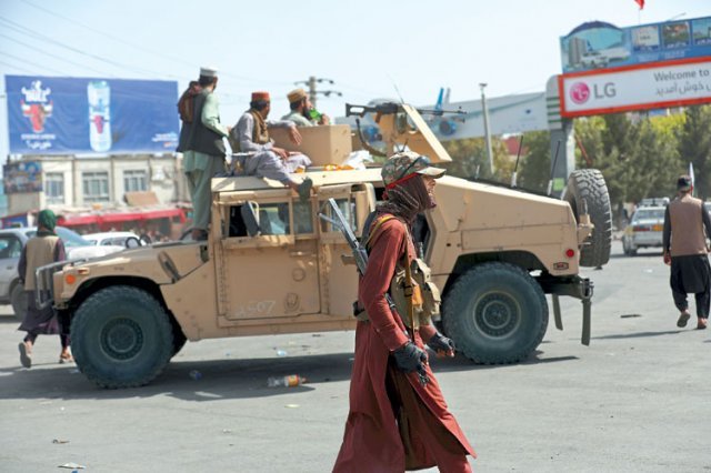 “탈레반, 강제 결혼시킬 명단 작성중”… 카불 거리 여성외출 사라져