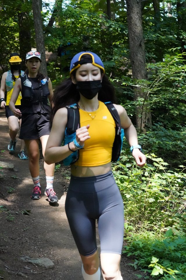 송혜경 씨는 코로나 19 확산 이후 산을 달리며 건강을 챙기고 있다. 송혜경 씨 제공.