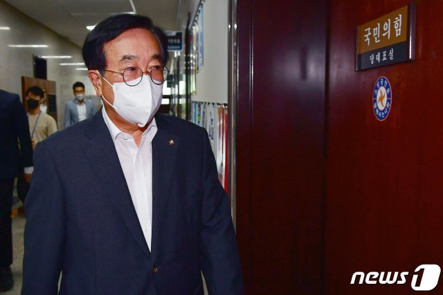 국민의힘 경선준비위원장직을 사퇴한 서병수 의원.  © News1